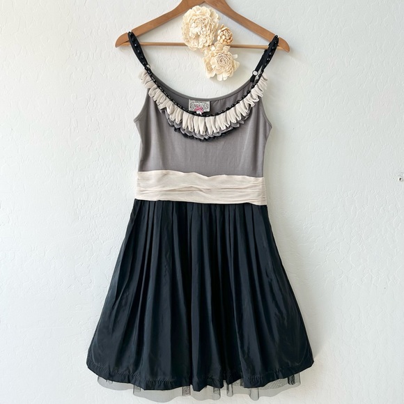 Baraschi Tulle Layered Dress Black, Gray, Blush, Size 4, Excellent Condition - Picture 11 of 11